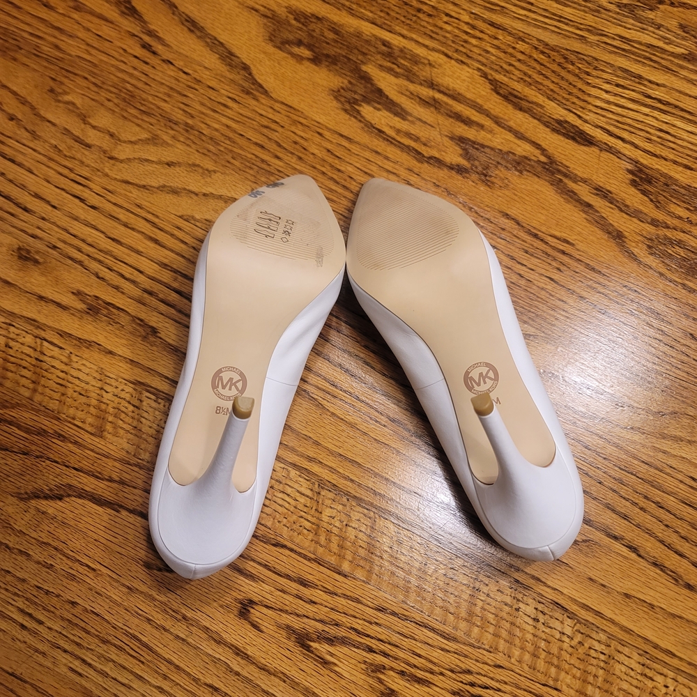 NWOT Michael Michael Kors White Genuine Leather Pointed Toe Shoes Pumps Heels - Picture 8 of 11